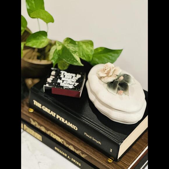 Small Trinket Box Italian Capodimonte with Rose Lid - Picture 5 of 8